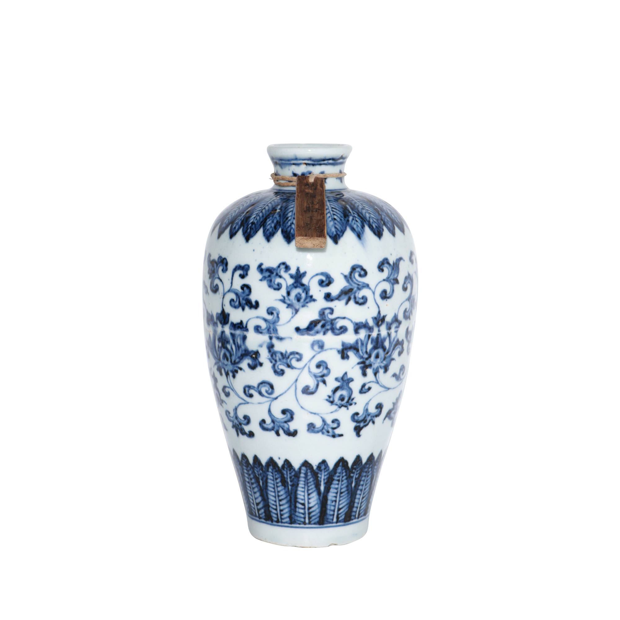 青花纏枝蓮紋梅瓶| 藏品詳情