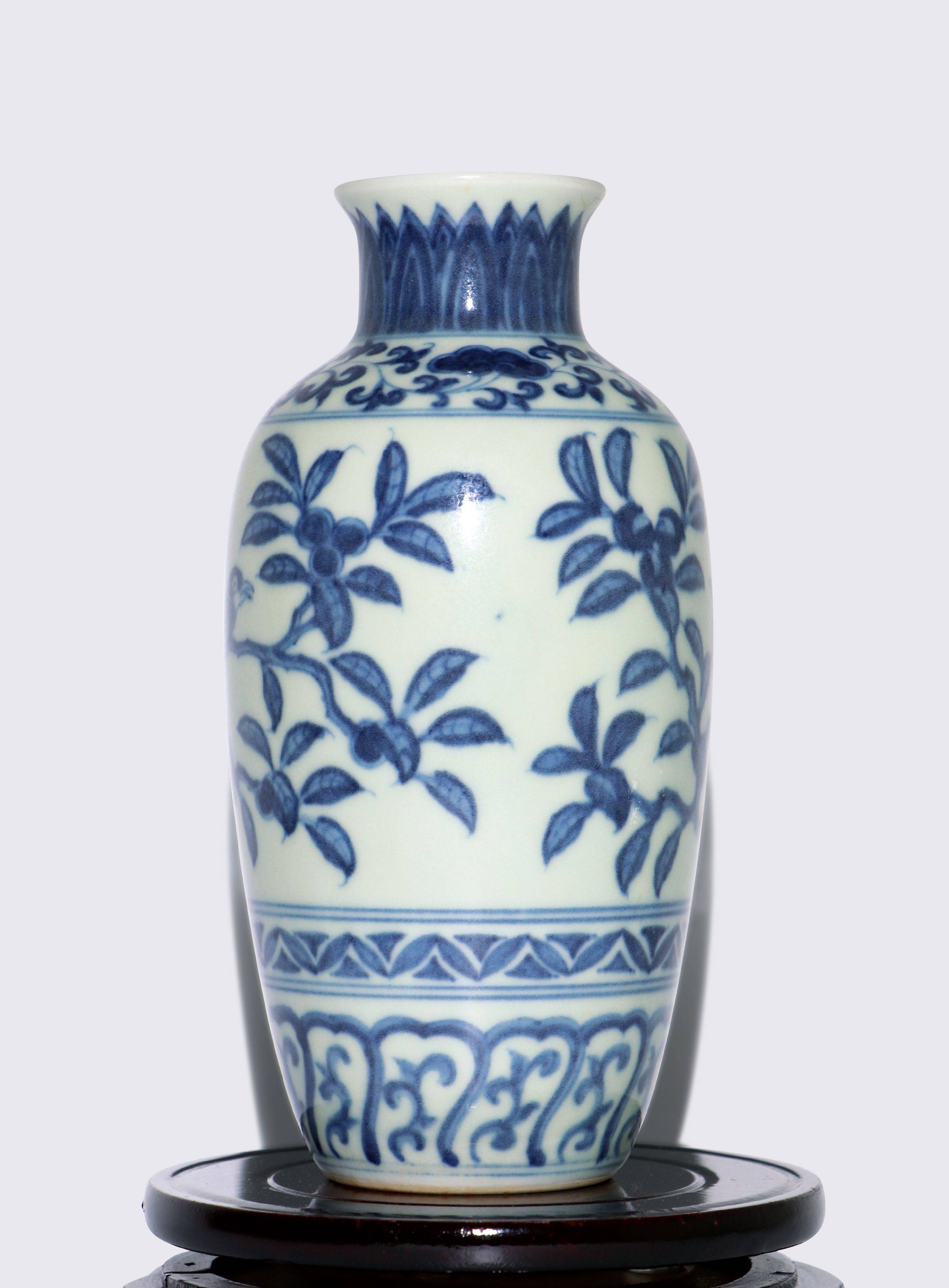 中国美術 青花 女人紋 瓶 高30.5cm(LC140) 青花花鳥紋燈籠瓶| 藏品詳情